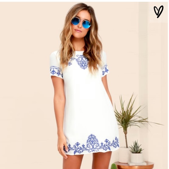 tale to tell blue and ivory embroidered shift dress